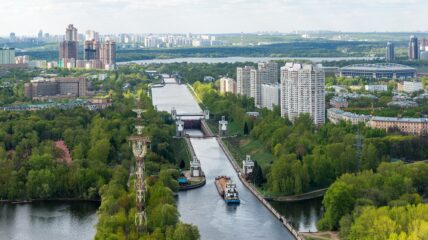Через шлюзы московского района Канала имени Москвы пропущено в 1,5 раза больше пассажирских судов в текущую навигацию