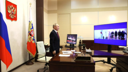 Владимир Путин поздравил российских корабелов с профессиональным праздником
