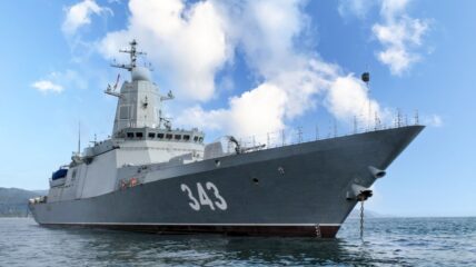 В Японском море корвет «Резкий» Тихоокеанского флота провел учение по противороботовой защите