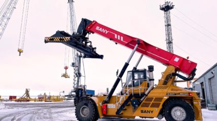 Холдинг Global Ports усилил парк техники терминалов в Кронштадте и Ленобласти