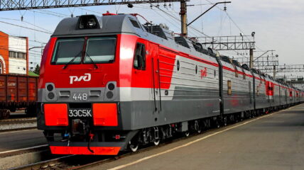 Восточный полигон железных дорог усилят грузовыми электровозами «Ермак»