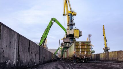 Грузопоток Мурманского морского торгового порта снизился на 17% по итогам 10 месяцев