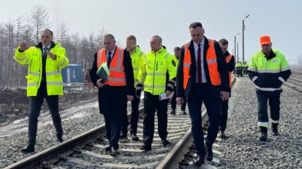 ДВЖД и «Дальтрансуголь» подписали акт контрольного осмотра строительства участка железной дороги между станцией Ванино и терминалом