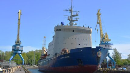 Ледокол «Адмирал Макаров» отремонтируют на Кронштадтском морском заводе ОСК