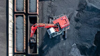 В «Малом порту» выгрузили 138 вагонов за смену