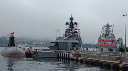 Отряд кораблей из Китая прибыл во Владивосток для участия в совместных учениях