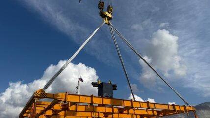Компания «Технолпорт» изготовила траверсу для установки якорей-кессонов Морского терминала КТК