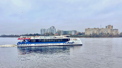 Средне-Невский судостроительный завод ОСК передал заказчику катамаран «Форт Шанец» проекта 04580