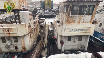 Прокуратура установит причину подтопления двух судов на Ангаре
