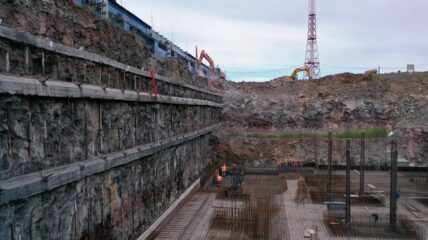 «Дальтрансуголь» забетонировал первую плиту под здание тройного вагоноопрокидывателя