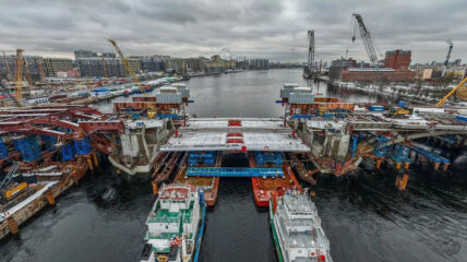 В Петербурге приступили к монтажу разводного пролёта Большого Смоленского моста