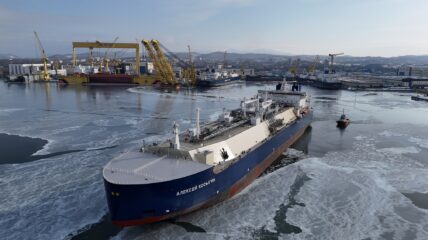 Новый газовоз «Алексей Косыгин» вышел в свой первый рейс