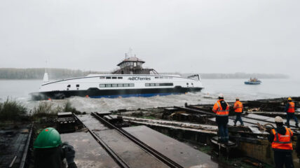 Румынская верфь Damen Shipyards Galati спустила на воду электрический паром Island Class 9