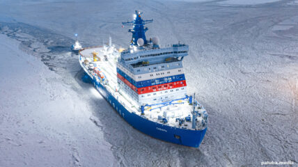 Атомный ледокол «Сибирь» и дизельный ледокол «Мурманск» прибыли в Балтийское море для проводки судов в Финском заливе