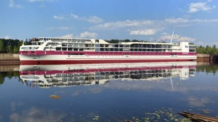 Срок передачи теплохода «Николай Жарков» проекта 00840 перенесли на два месяца