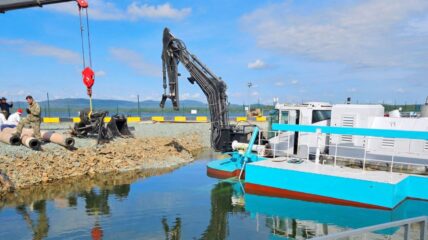 Земснаряд-амфибия ВЕРФЕР 900 «позаимствовал» у экскаватора квик-каплер