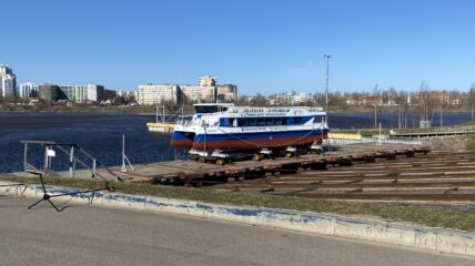 Средне-Невский судостроительный завод ОСК спустил на воду заключительный в серии катамаран «Капонир» проекта 04710