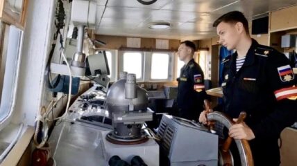 На учебных катерах Балтийского флота проходят практику курсанты высших военно-морских учебных заведений
