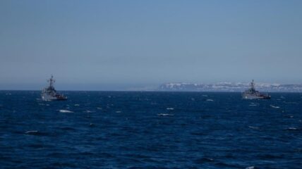 Морские тральщики Северного флота провели учения в Баренцевом море