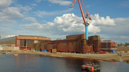ОСК Севмаш завершает формирование двух частей основной конструкции плавдока «Сухона» проекта 02122