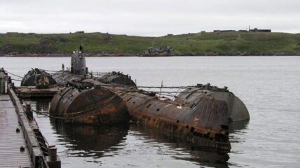 Ученые взяли пробы воды и грунта на месте затопления атомной подлодки К-159