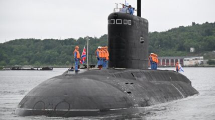 Подводная лодка «Магадан» завершила полугодовой дальний поход