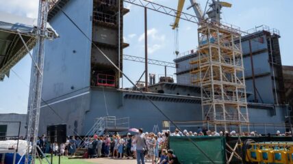 На заводе ОСК «Янтарь» спустили на воду 3-й блок плавдока «Капитан Анатолий Ермолаев» проекта 17692