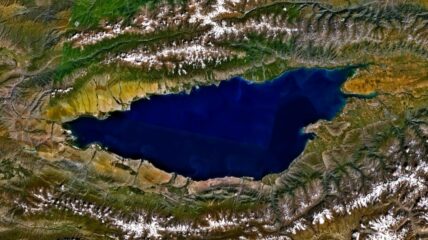 На Иссык-Куле в Киргизии планируют построить судостроительный завод