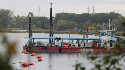 В 10 российских регионах стартовал проект по расчитстке водоемов