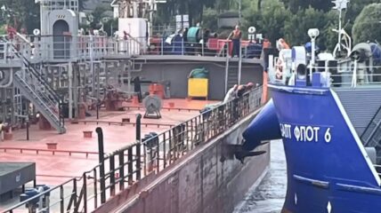На Волге столкнулись три танкера