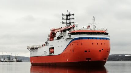 Ледостойкая самодвижущаяся платформа «Северный полюс» проекта 00903 завершила экспедицию