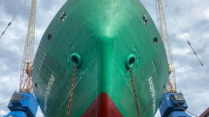 Завод ОСК «Красная Кузница» завершил ремонт сухогруза «Андрей Осипов»