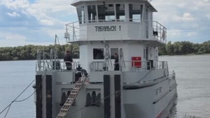 На Омской судоверфи достроили два судна для Тобольской переправы
