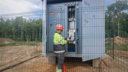 На стройплощадке Смоленской АЭС-2 введена в работу первая линия электропередачи