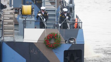 В Кронштадте почтили память экипажа линкора «Марат», погибшего при защите Ленинграда в годы Великой Отечественной войны
