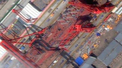 Китай строит первый в мире корабль-носитель для подводных дронов