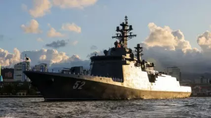 В состав ВМС Северной Кореи ввели новый эсминец Kang Kon