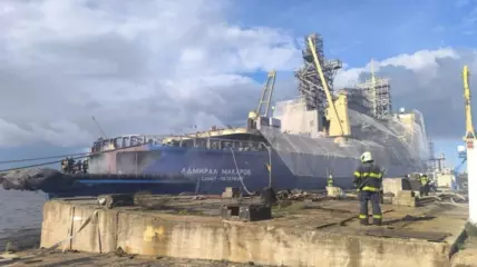Пожар в трюме ледокола «Адмирал Макаров» тушили четыре часа