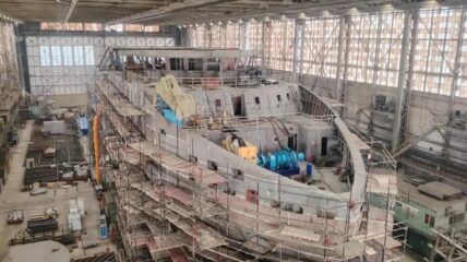 На судостроительном заводе «Волга» продолжаются отделочные и монтажные работы на судне «Павел Михаленко»
